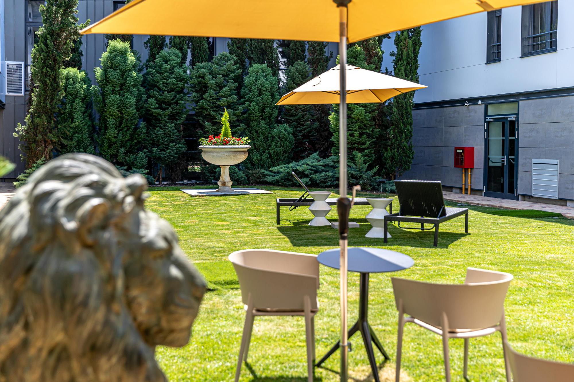 Les Jardins De St Cloud Aparthotel Saint-Cloud Exterior foto