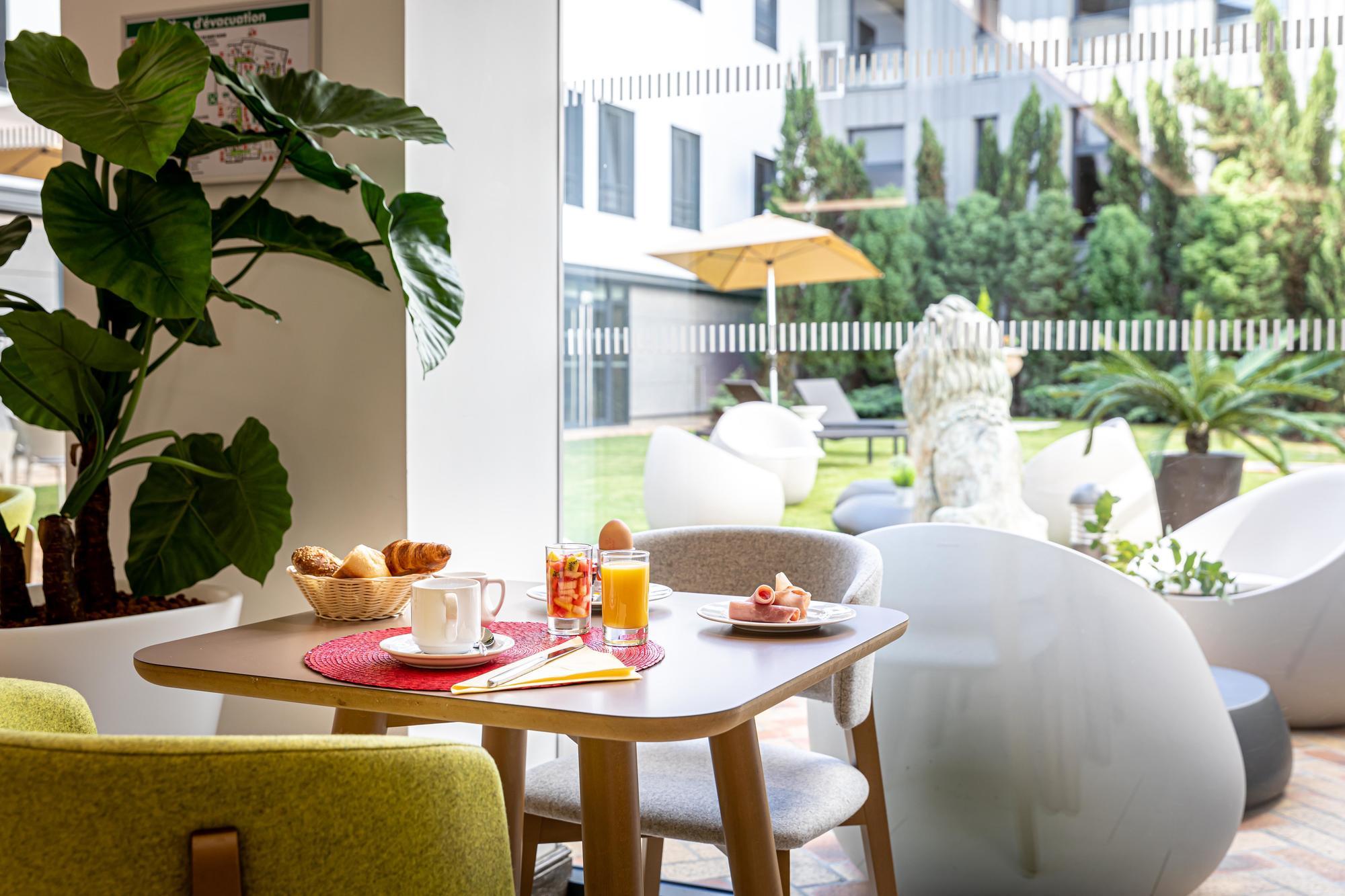 Les Jardins De St Cloud Aparthotel Saint-Cloud Exterior foto